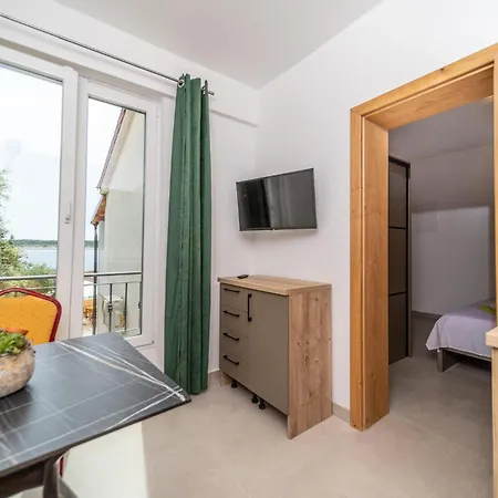1 Bedroom Front In Barbat * Barbat na Rabu