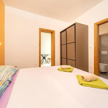 1 Bedroom Front In Barbat Appartement Barbat na Rabu