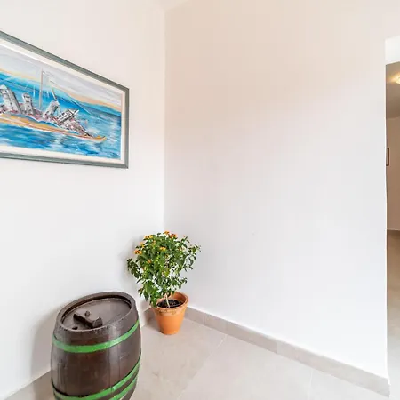 1 Bedroom Front In Barbat