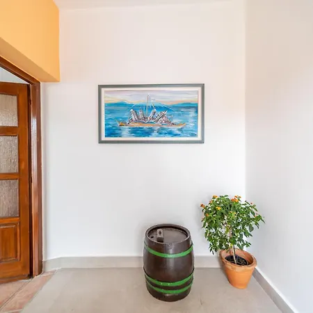 1 Bedroom Front In Barbat Barbat na Rabu