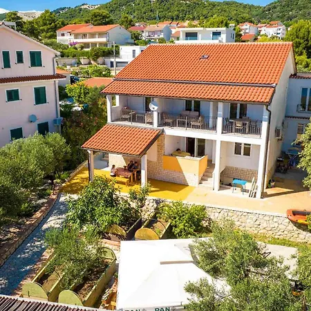 Appartamento In Barbat With Wifi